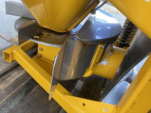 [3383-3480457-22.jpg]