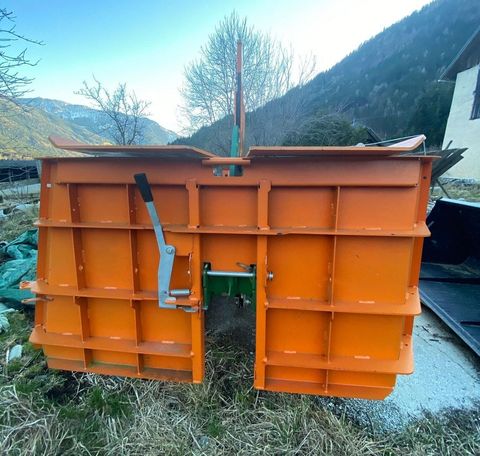 [3383-5524561-3.jpg]