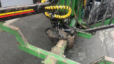 [3383-6526028-4.jpg]