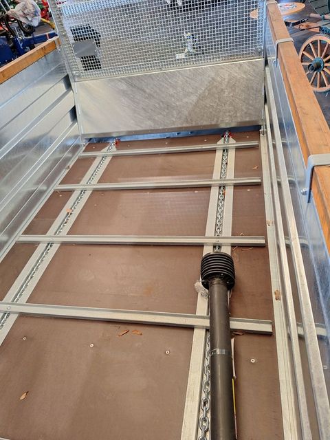 [3489-4536205-8.jpg]