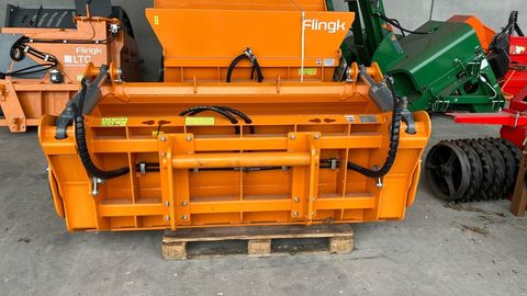 [3508-4178287-3.jpg]