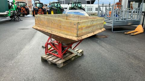 [3508-4502143-3.jpg]