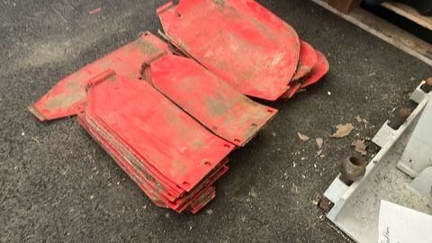 [3508-4826621-3.jpg]