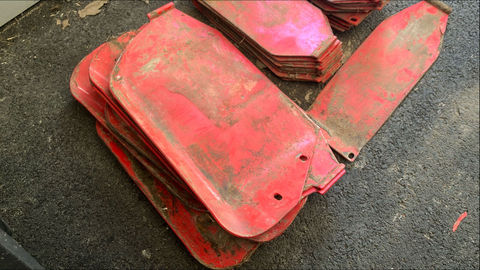 [3508-4826621-5.jpg]