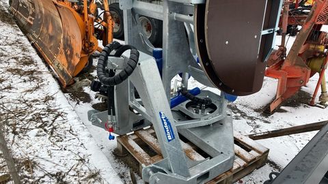 [3508-5087064-6.jpg]