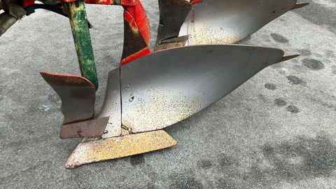 [3508-5113438-9.jpg]