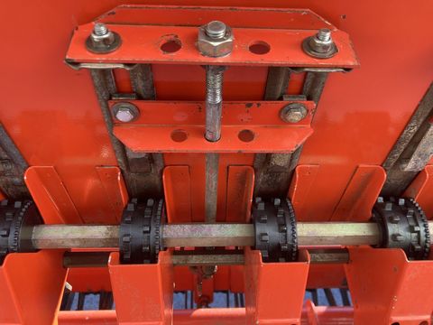 [3508-5624245-9.jpg]