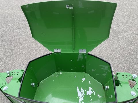 [3508-5725929-11.jpg]