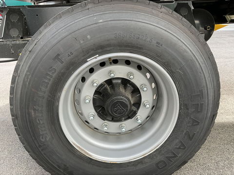 [3508-5735411-17.jpg]