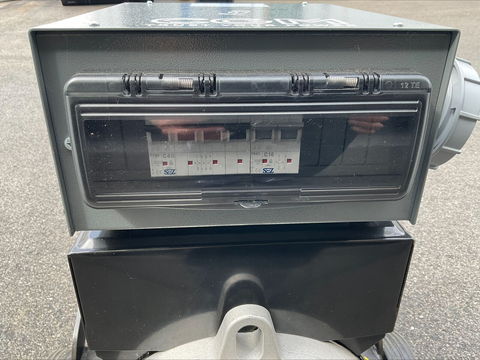 [3508-5751064-9.jpg]