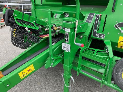 [3508-6296551-9.jpg]