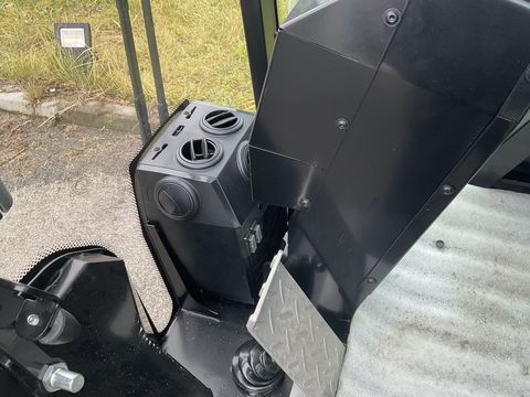 [3508-6506576-20.jpg]