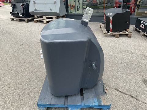 [3508-6522385-7.jpg]