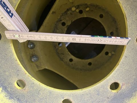 [3508-6670081-13.jpg]