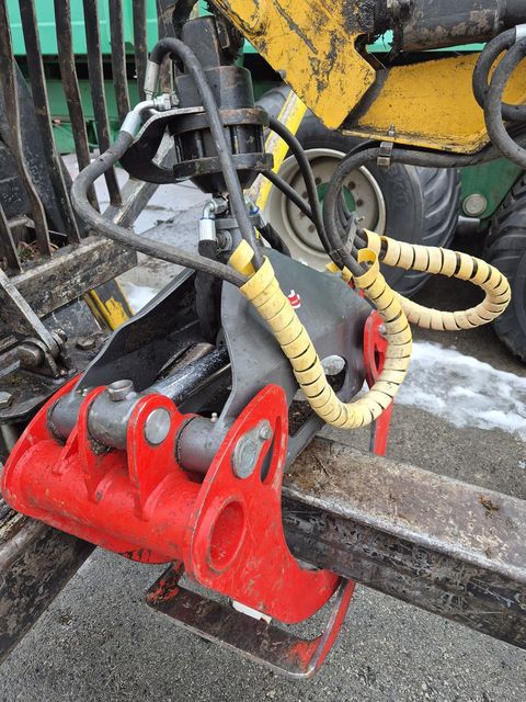 [3559-6667633-3.jpg]