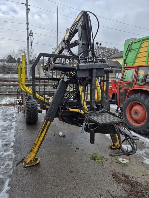 [3559-6667633-5.jpg]