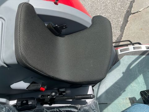 [3571-4483791-18.jpg]