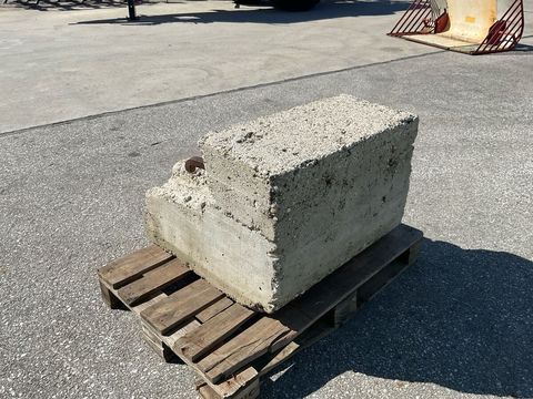 [3571-5416702-3.jpg]