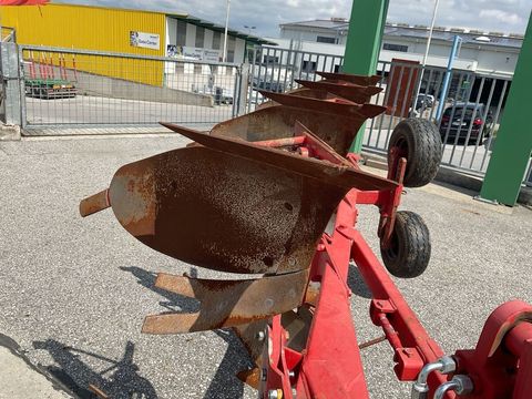 [3571-5667347-14.jpg]