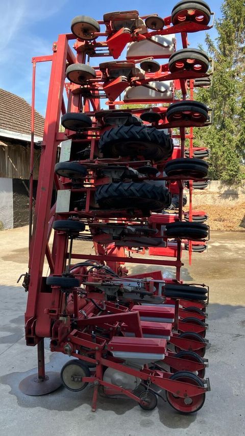 [3571-6087845-13.jpg]