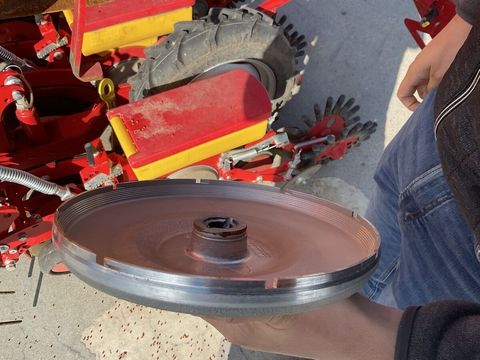 [3571-6243784-12.jpg]