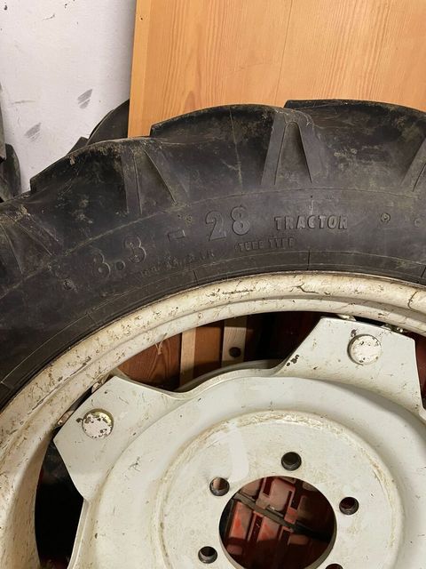 [3571-6273697-9.jpg]