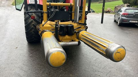 [3571-6478478-3.jpg]