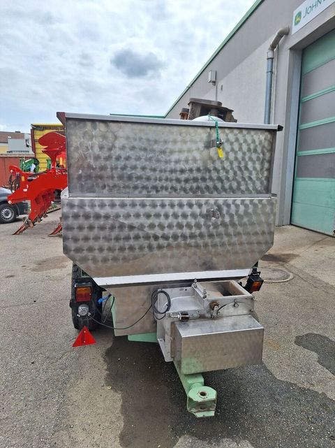 [3571-6478624-5.jpg]