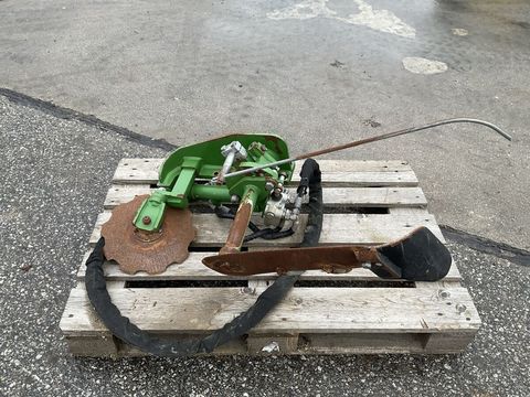 [3571-6495844-13.jpg]