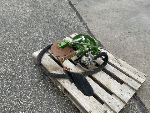 [3571-6495844-5.jpg]