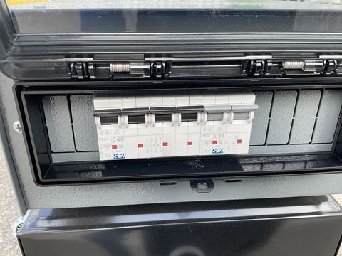 [3571-6746146-8.jpg]