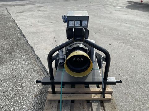 [3571-6746149-6.jpg]