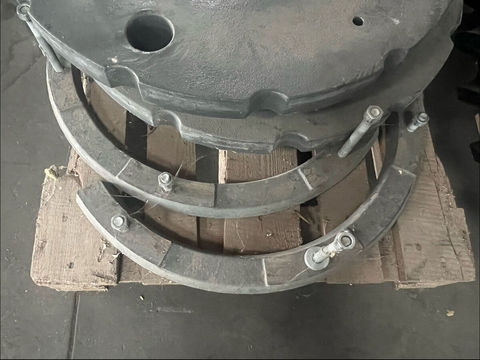 [3592-4944605-3.jpg]