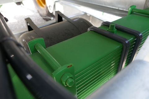 [3600-3778770-8.jpg]
