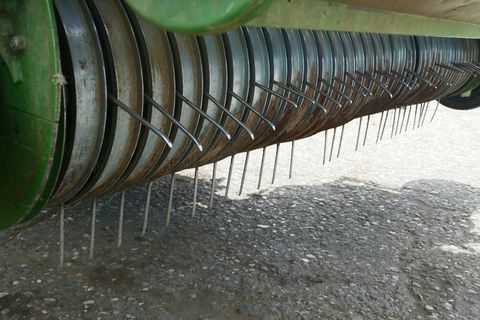 [3600-4225366-11.jpg]