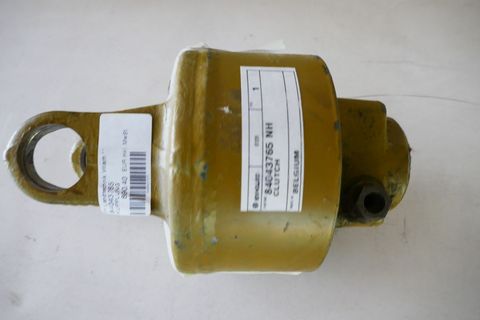 [3600-4381572-5.jpg]
