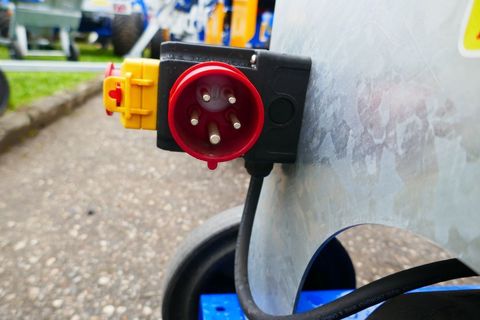 [3600-4635958-7.jpg]
