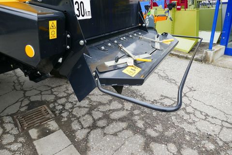 [3600-4919531-8.jpg]