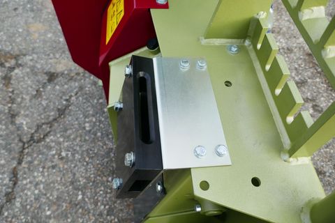 [3600-5152142-12.jpg]