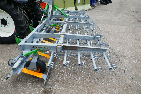 [3600-5287812-3.jpg]