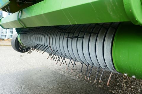 [3600-5367845-3.jpg]