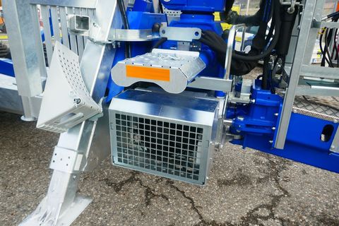 [3600-5383803-12.jpg]