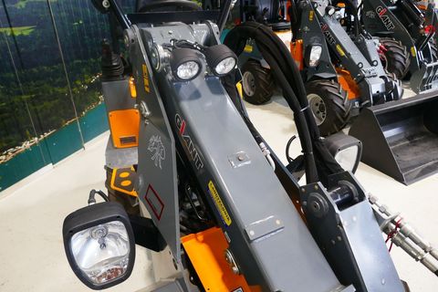 [3600-5402118-12.jpg]