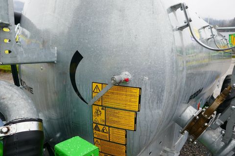 [3600-5548872-11.jpg]