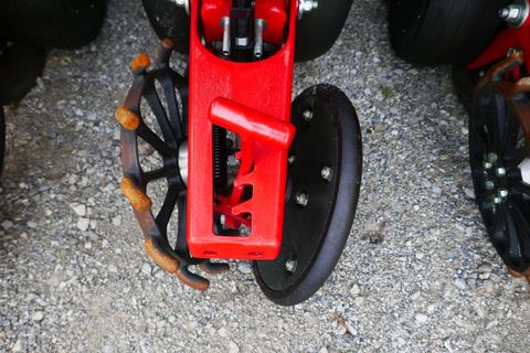 [3600-5548878-9.jpg]