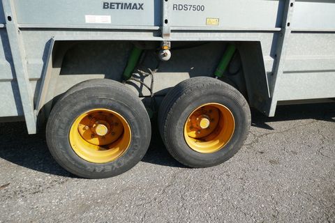 [3600-5606274-3.jpg]