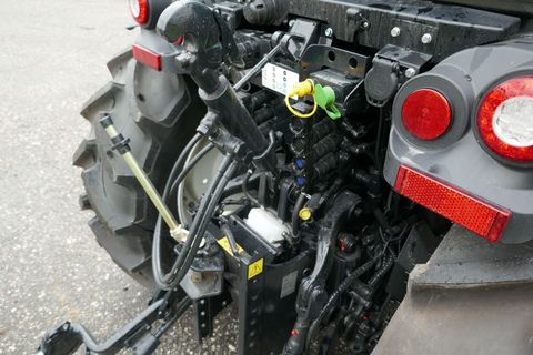 [3600-5638911-17.jpg]
