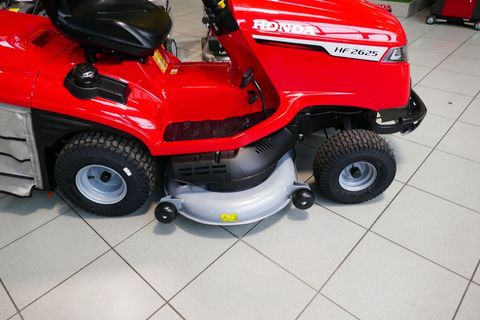 [3600-5702630-3.jpg]