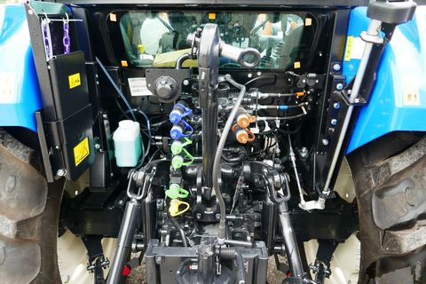 [3600-5705424-3.jpg]