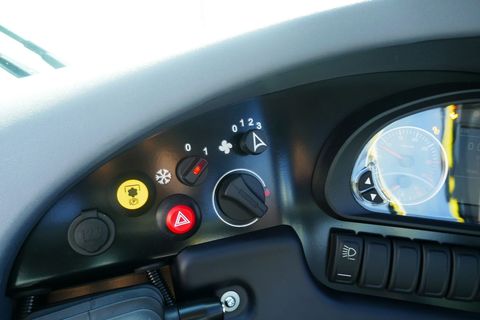 [3600-5860518-6.jpg]